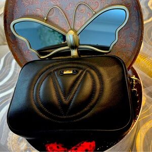 BRAND NEW VALENTINO HANDBAG
